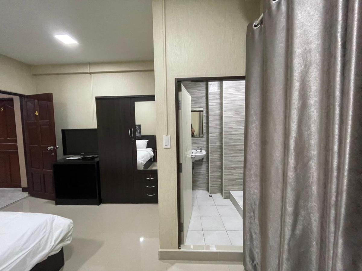 Hug Me Guesthouse Pattaya ภายนอก รูปภาพ
